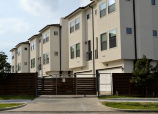 Ile wynosi średnia pensja w Czechach? Ile wynosi średnia pensja w Czechach?