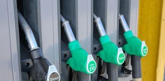 Ile kosztuje 1 litr benzyny we Włoszech?